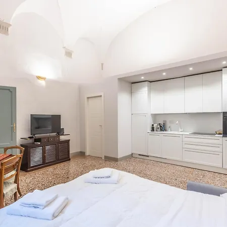 Caruso, By Short Holidays *