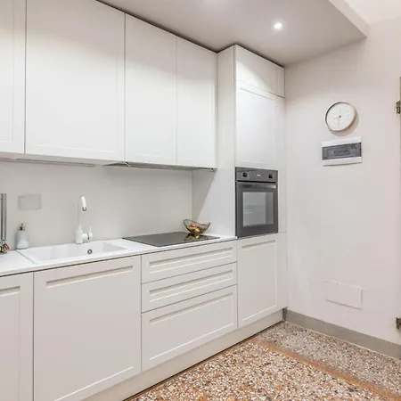 Caruso, By Short Holidays Apartment