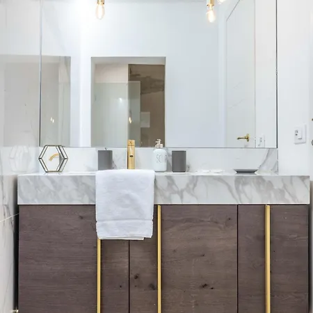 Caruso, By Short Holidays Apartment